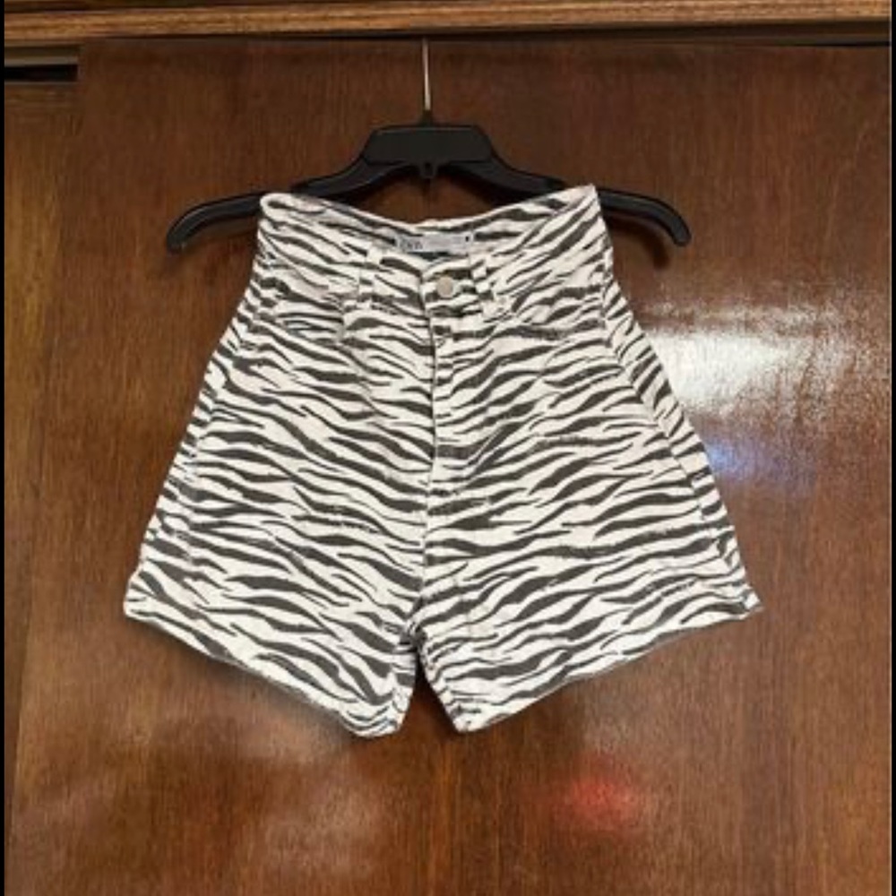 Zara shorts size 2